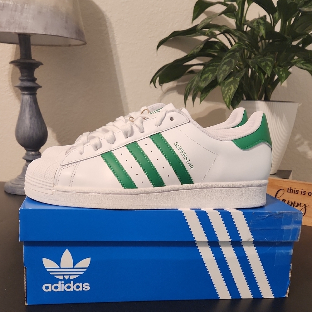 Adidas Classic White and Green Sneakers - Picture 3 of 8